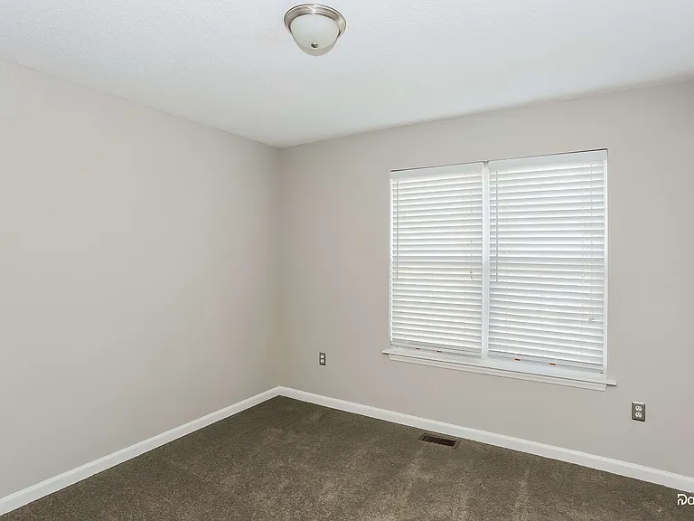 1018 Lauren Glen Dr — Photo 10