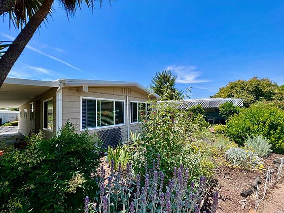 3rd image of 20 Sequoia Circle