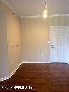 5th image of 8539 GATE Parkway W #621