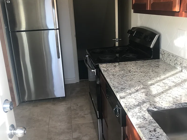 1497 W 7th Ave — Photo 10