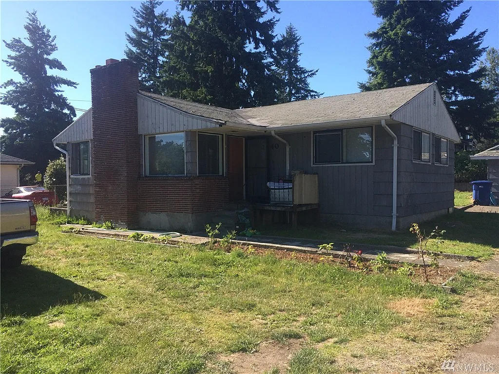 1040 S 136th St photo 1