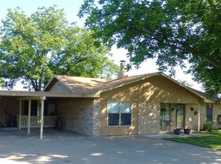 209 N Loop Dr, Brady, TX 76825