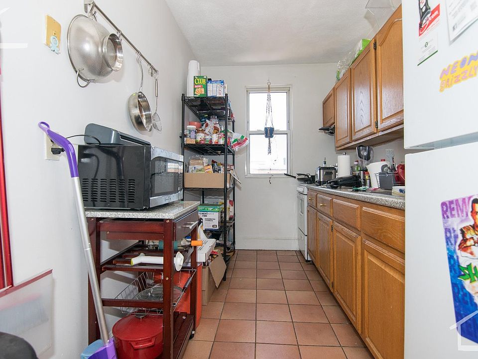 2nd image of 11 Scottfield Rd #17