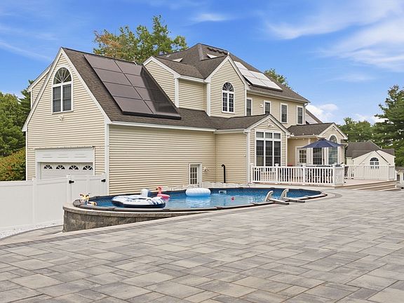 2nd image of 18 Loon Hill Rd