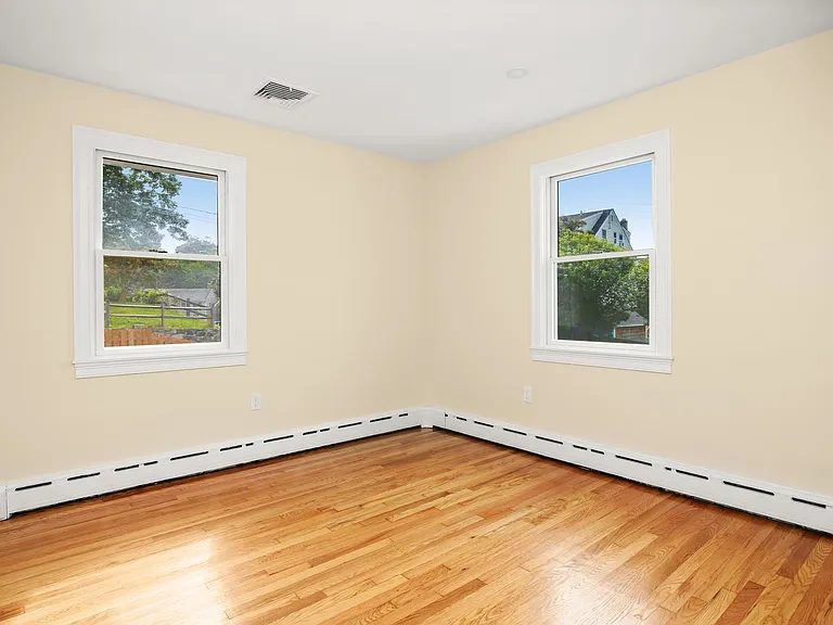 81 Cos Cob Ave #A — Photo 12