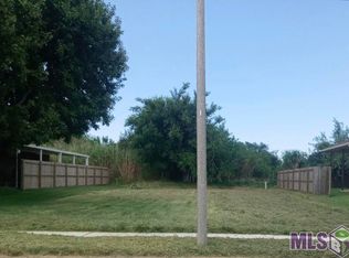 13020 N Lake Carmel Dr, New Orleans, LA 70128