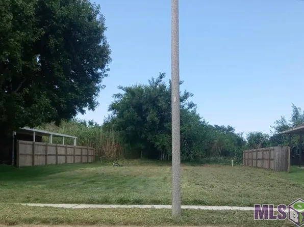 13020 N Lake Carmel Dr, New Orleans, LA 70128