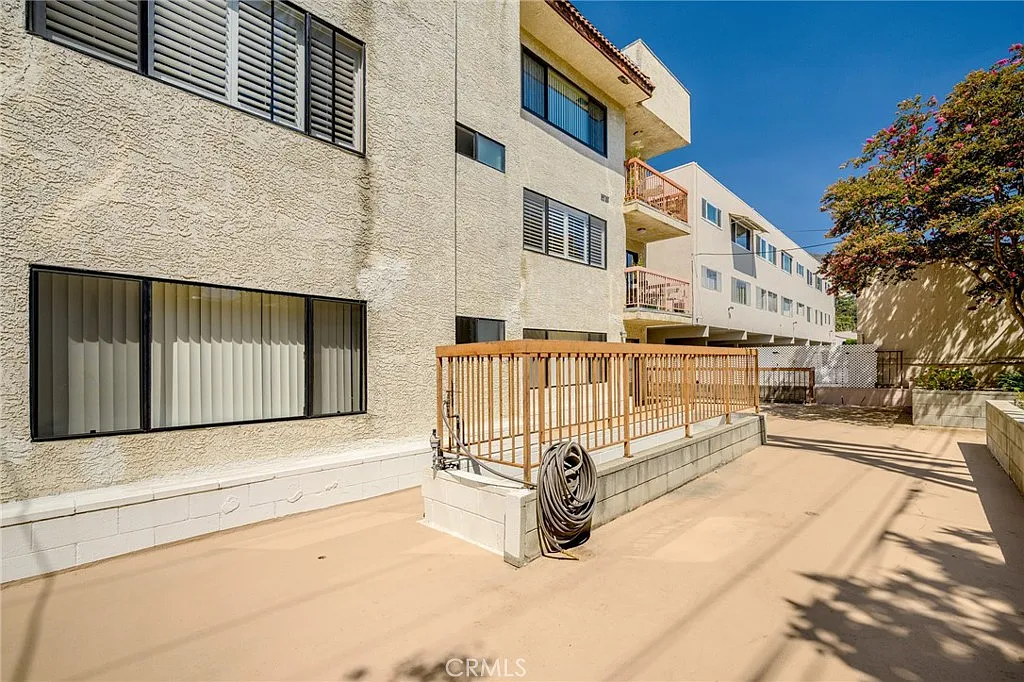 2 bed, 1003 sqft, $2,750 — Photo 1