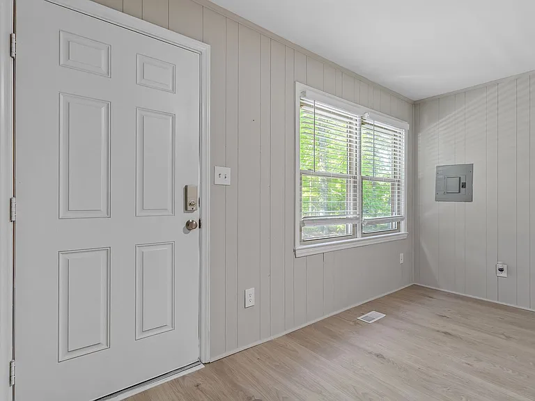 936 Morreene Rd — Photo 7