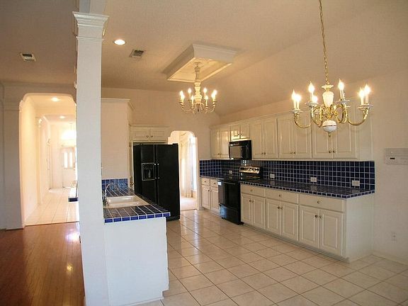 3rd image of 2738 Grasmere St
