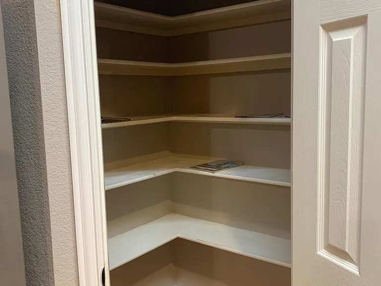 1051 Elm Dr — Photo 10