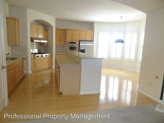 4th image of 601 Treviso Ct