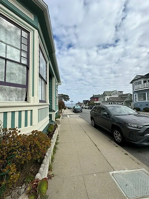 138 Forest Ave #1
