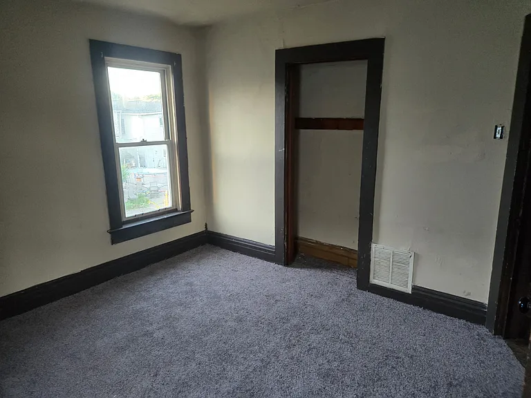 413 Bartram Ave — Photo 4