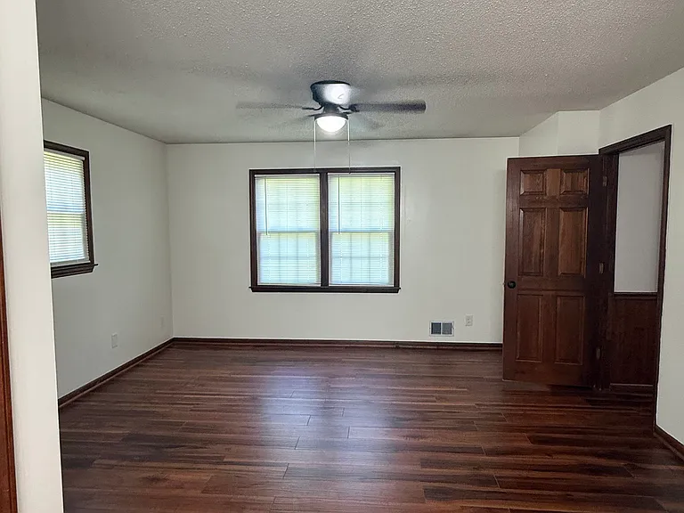 428 Sundown Dr — Photo 14