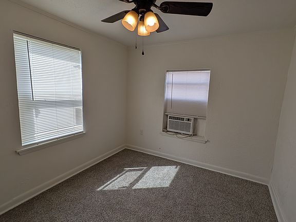 4th image of 320 W Dill St