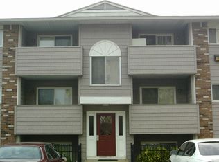 320 N Chestnut St APT 103, Lansing, MI 48933