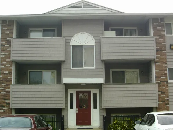 320 N Chestnut St APT 103, Lansing, MI 48933