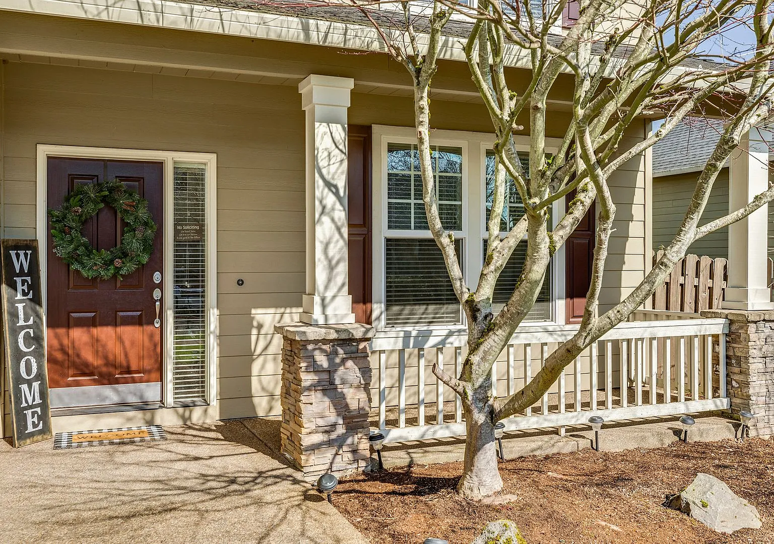 Lovely 4 bedroom home with neighborhood pool — Photo 2