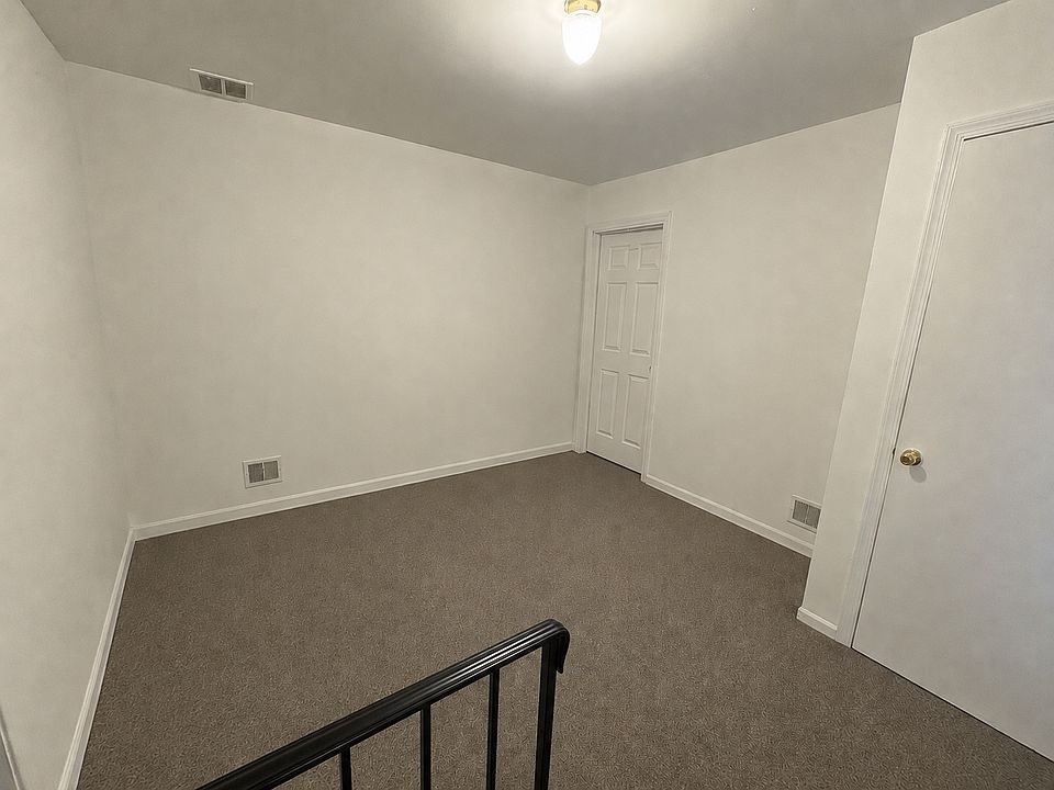 1st image of 1279 N Railroad Ave Floor 2