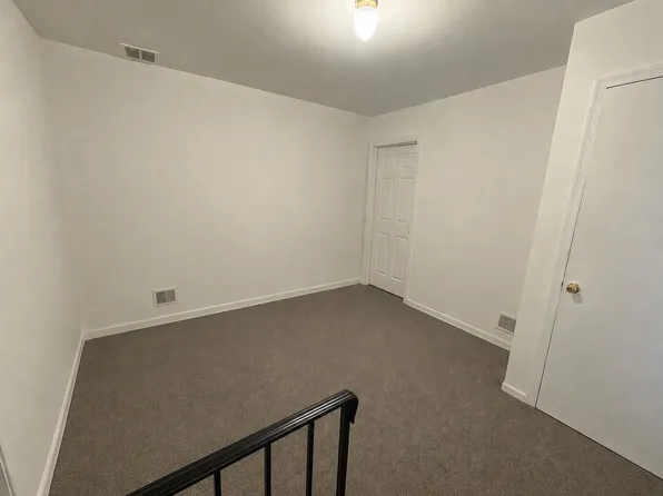 1279 N Railroad Ave Floor 2, Staten Island, NY 10306