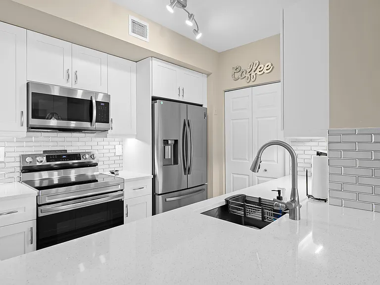 720 S Sapodilla Ave #502 — Photo 18