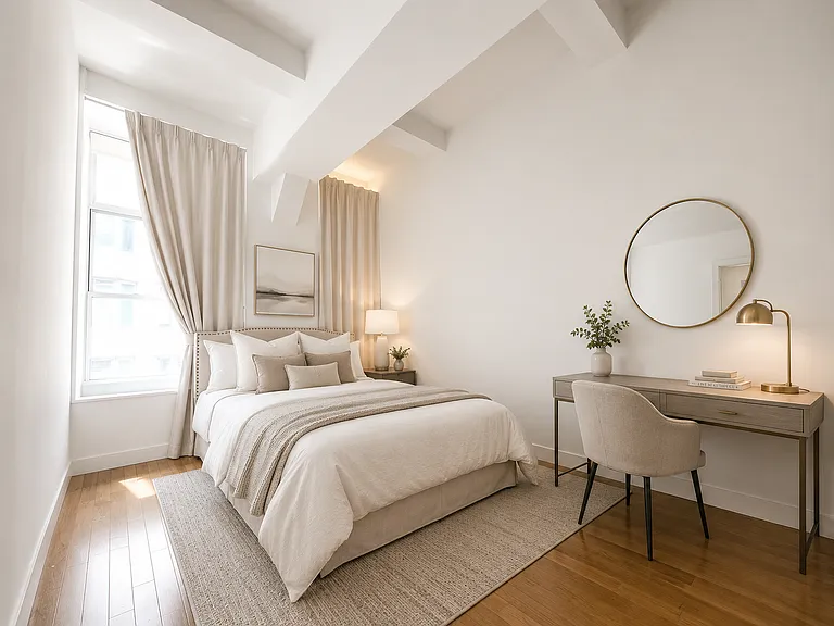 321 W 37th St #5E — Photo 4