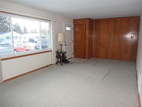 3rd image of 316 Pleasantview Dr
