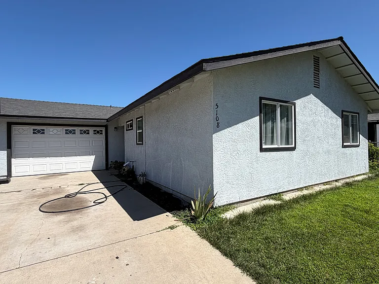 5108 Clark St — Photo 15