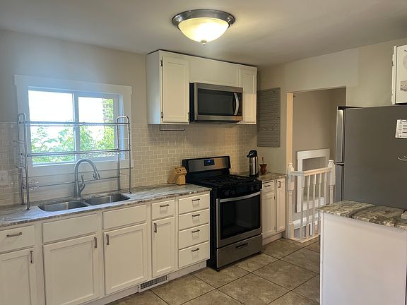 Full, updated kitchen.
