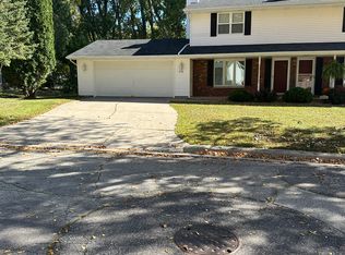 2718 Shorewood Ter, Green Bay, WI 54311