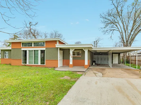 159 Oak Dr, Lake Jackson, TX 77566