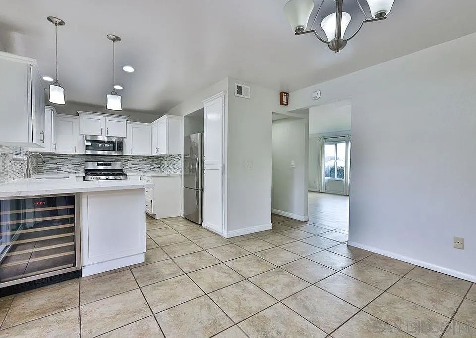 1st image of 143 4th Ave Unit 25