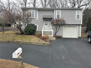 161 Locust Glen Dr, Cranston, RI 02921