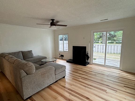 5th image of 5077 Glenwood Way
