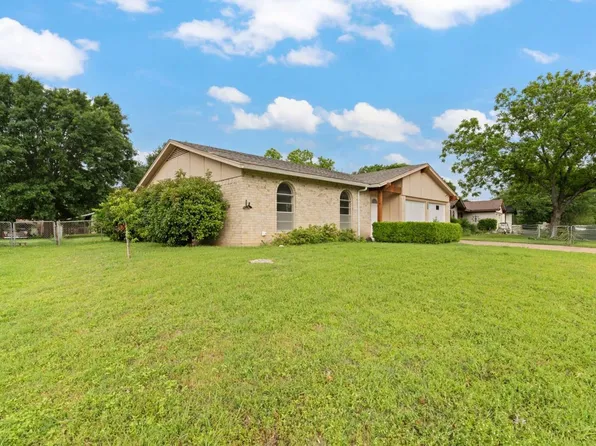 521 NW Ann Lois Ln, Burleson, TX 76028