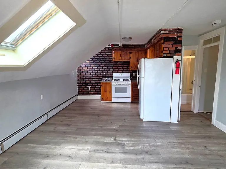 10-12 Evaleen Street — Photo 2