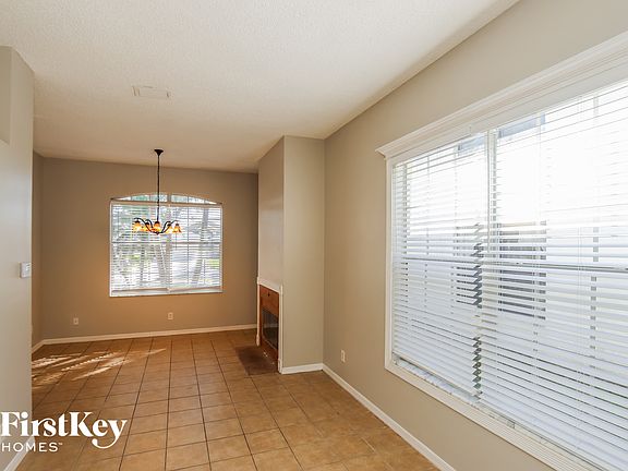 5th image of 1726 Morning Glory Dr