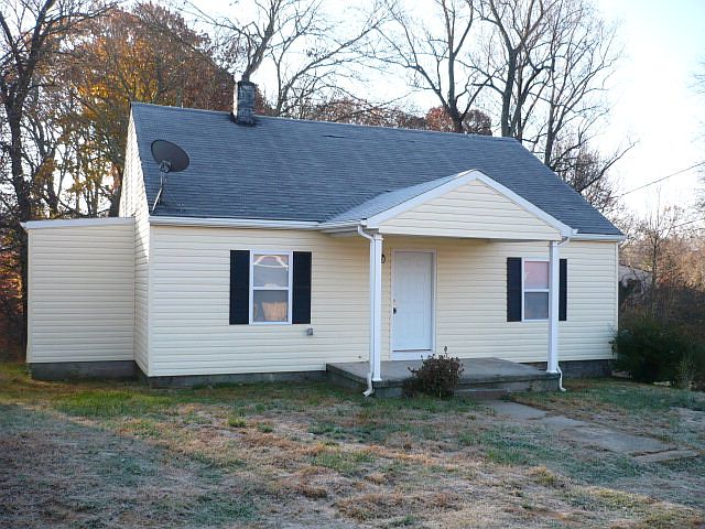1st image of 319 Whitehead Ct