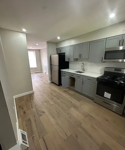 2723 Sears St — Photo 15