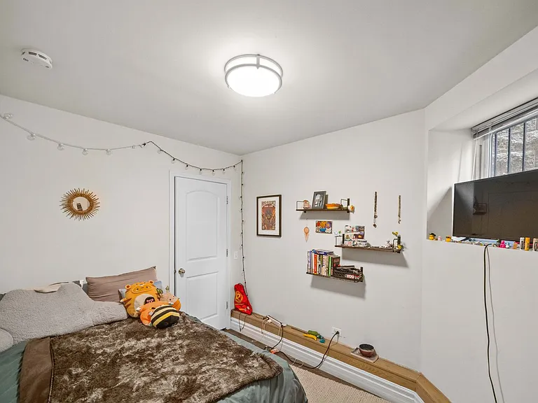 3115 N Sheffield Ave — Photo 18