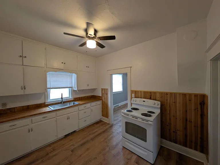 231 State St — Photo 12