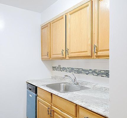 1st image of 592 Prospect Pl #5A