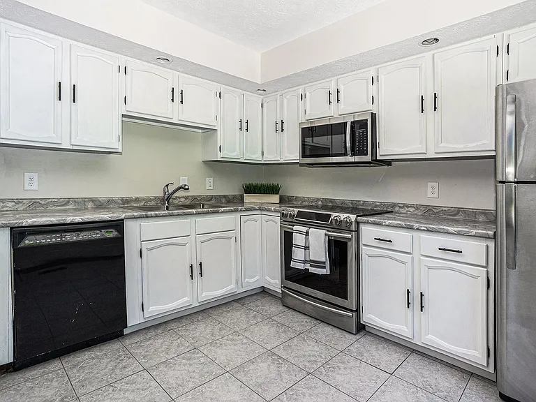 5408 S 20th Street Cir — Photo 3