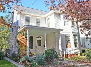 148 S Broad St, Lititz, PA 17543