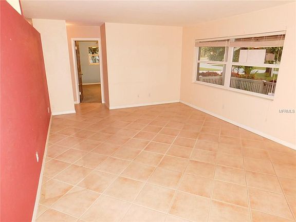 3rd image of 5160 Huntington Cir NE
