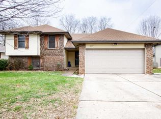 3277 W Primrose St, Springfield, MO 65807