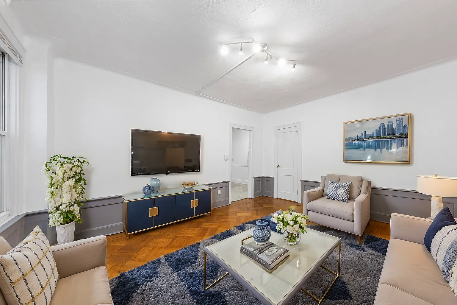 2535 E 24th St #1 photo 1