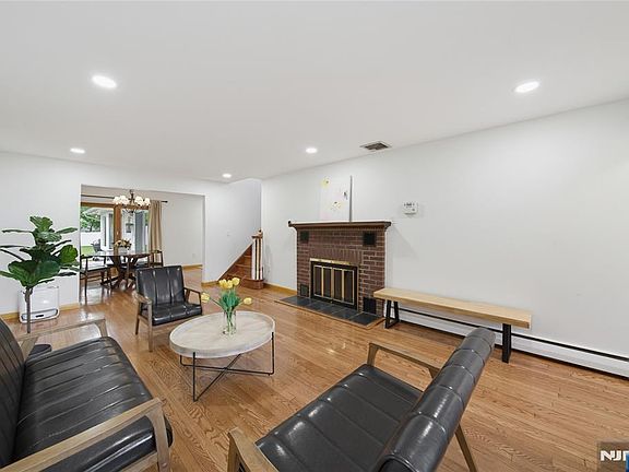 4th image of 74 Davis Drive