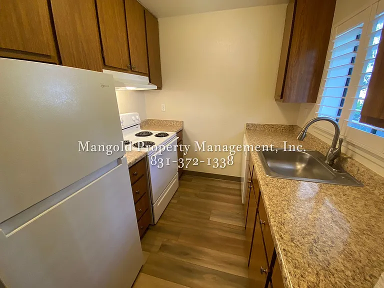 Huckleberry Hill Apartments — Photo 2
